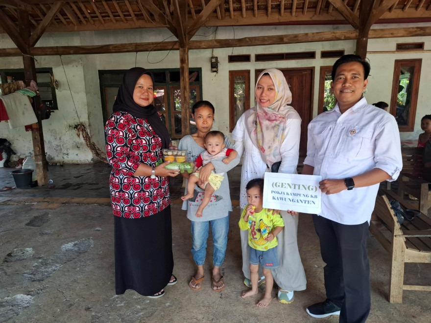 POKJA Kampung KB Berintan Desa Kawunganten Gelar Program GENTING: Gerakan Orang Tua Asuh untuk Cegah Stunting